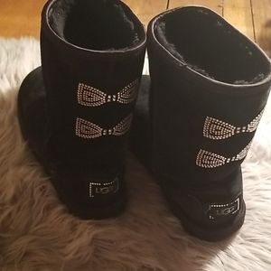 UGG Classic Short Crystal Bows